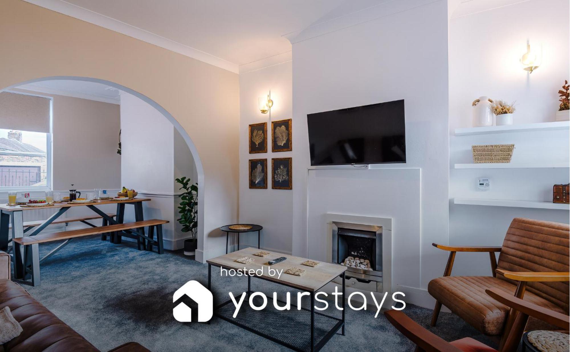 Oxford House By Yourstays - 3 Bedroom House In Newcastle-Under-Lyme Stoke-on-Trent Экстерьер фото